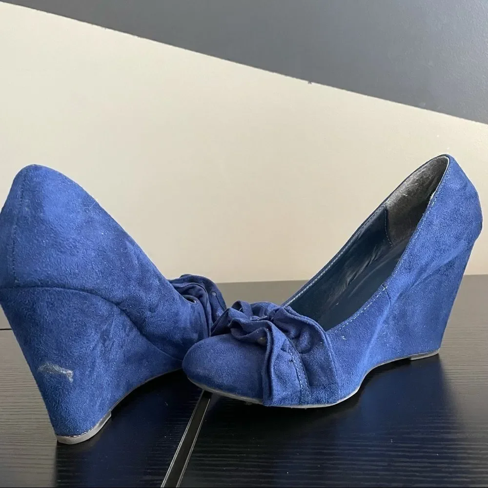 Mix No. 6 Olivia Blue Ruffle Toe Wedge Shoe, 9.5